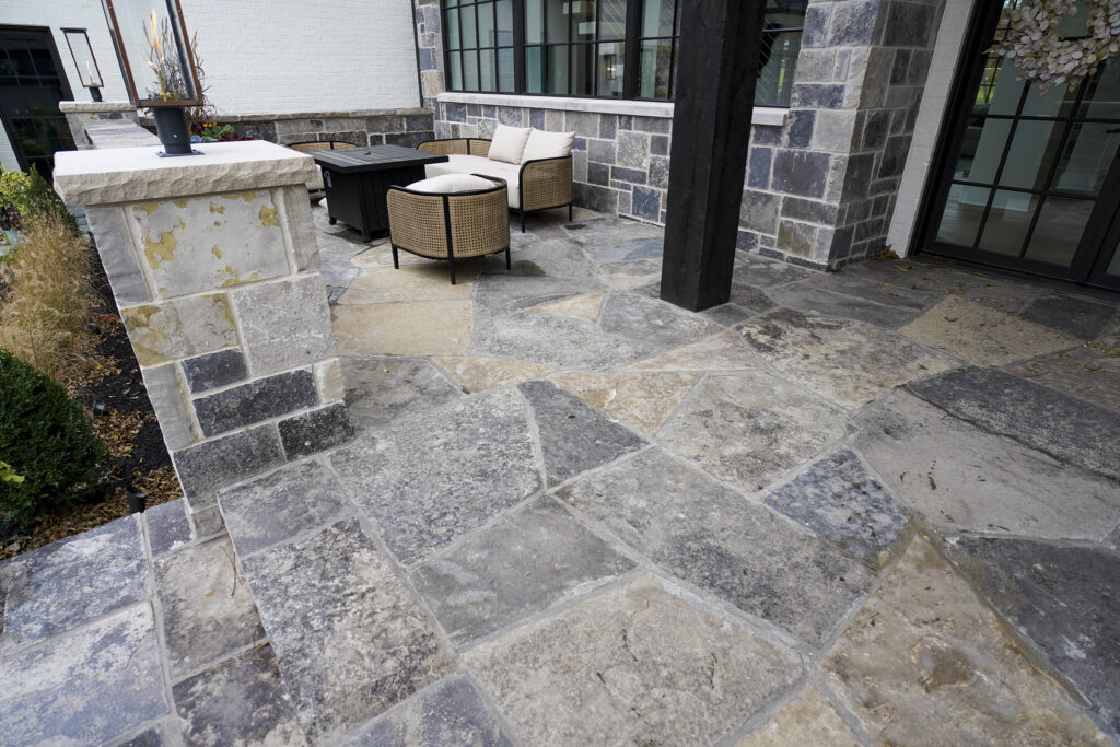 graphite-flagstone-fond-du-lac-natural-stone